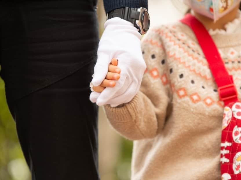 送迎運転士と子ども